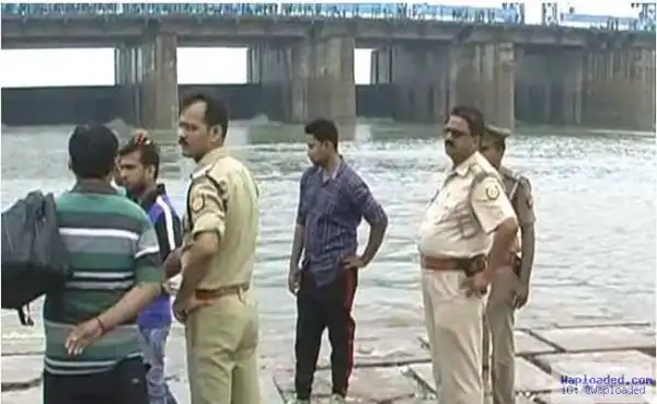 Teen drowns while taking selfie, his six friends die one by one trying to rescue him